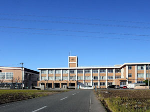 藤島中学校(約1500ｍ)