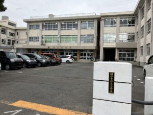 松本小学校（約800ｍ）